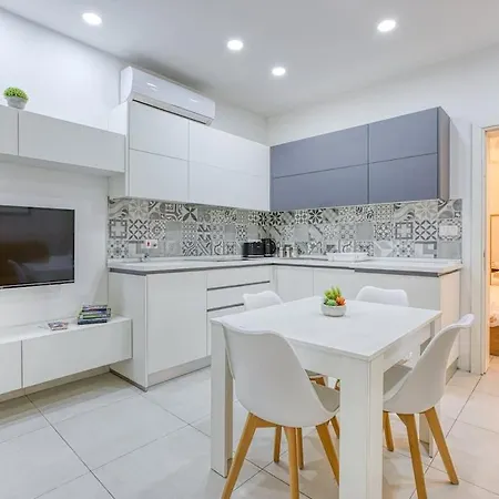 Modern Maisonette, Steps From Valletta & Views!