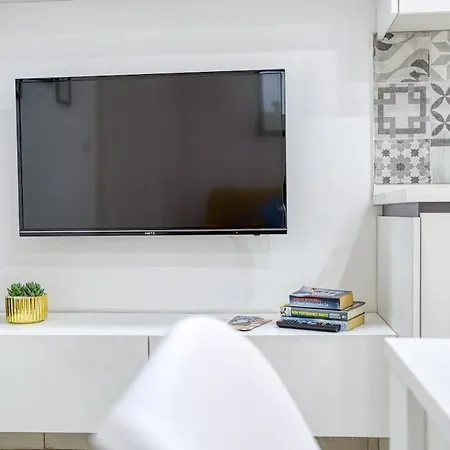 Apartment Modern Maisonette, Steps From Valletta & Views! Il-Furjana
