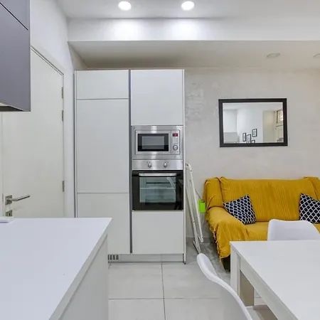 Apartment Modern Maisonette, Steps From Valletta & Views! Il-Furjana