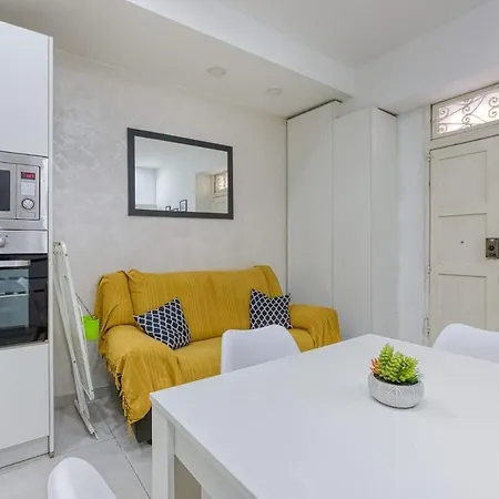 Modern Maisonette, Steps From Valletta & Views!