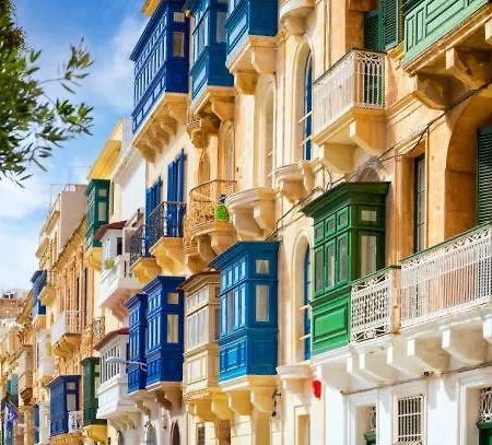 Apartamento Modern Maisonette, Steps From Valletta & Views! *