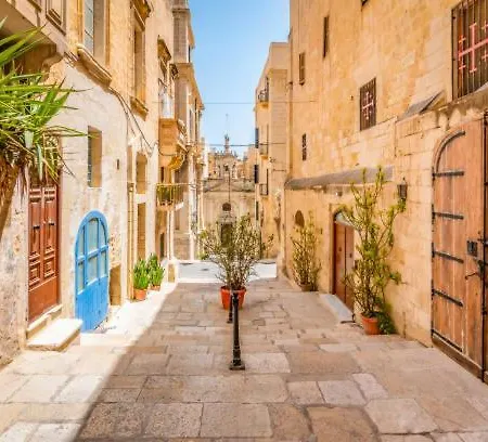 Apartamento Modern Maisonette, Steps From Valletta & Views! Floriana
