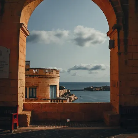 Modern Maisonette, Steps From Valletta & Views! * Floriana